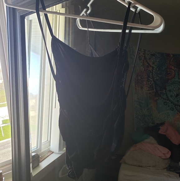 Backless bodysuit - Picture 2 of 2